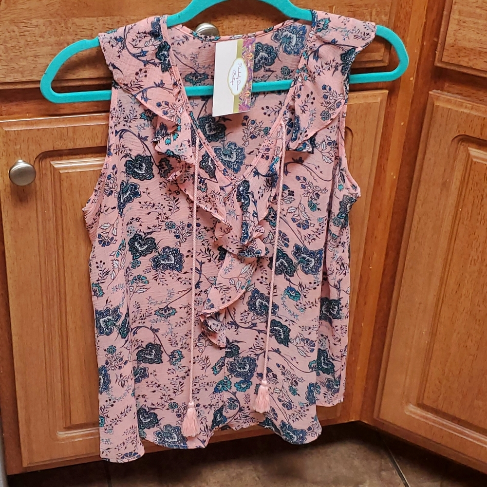 🆕️ Floral Ruffled V-Neck Pullover - Picture 3 of 7